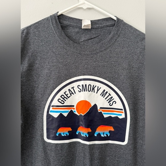 Great Smoky Mountains Bear Graphic T-shirt Gray Orange Blue Hippie Size S - Picture 2 of 5